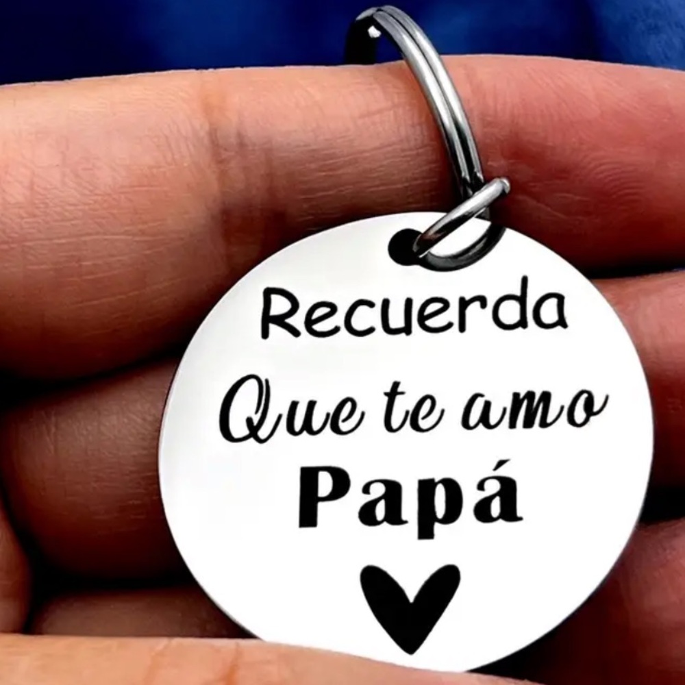 Silver Key & Card Holder with Heartfelt Engraving